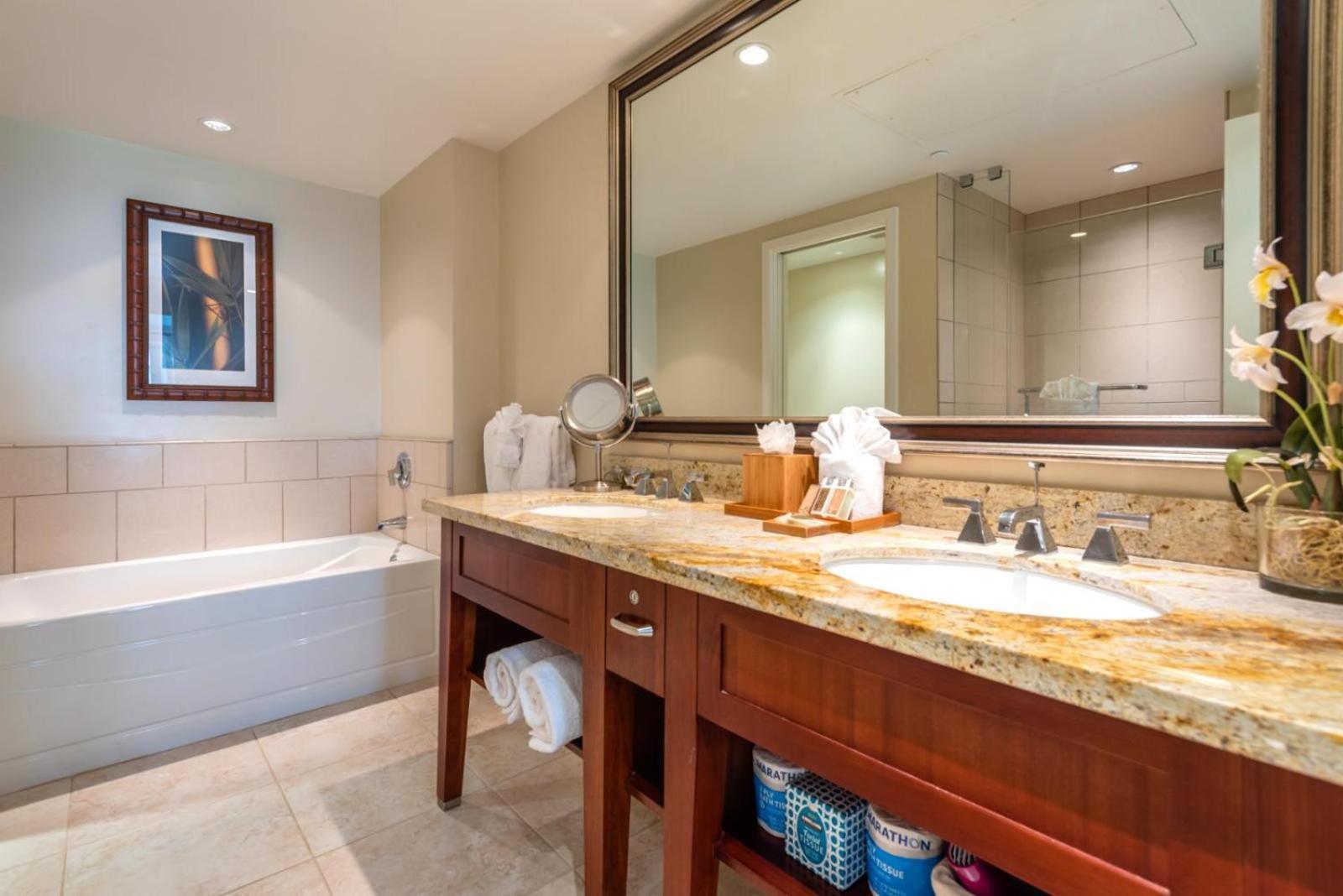 Kbm Free Car Honua Kai Konea Hkk-209 Ocean Views Great For Families Apartment Kaanapali