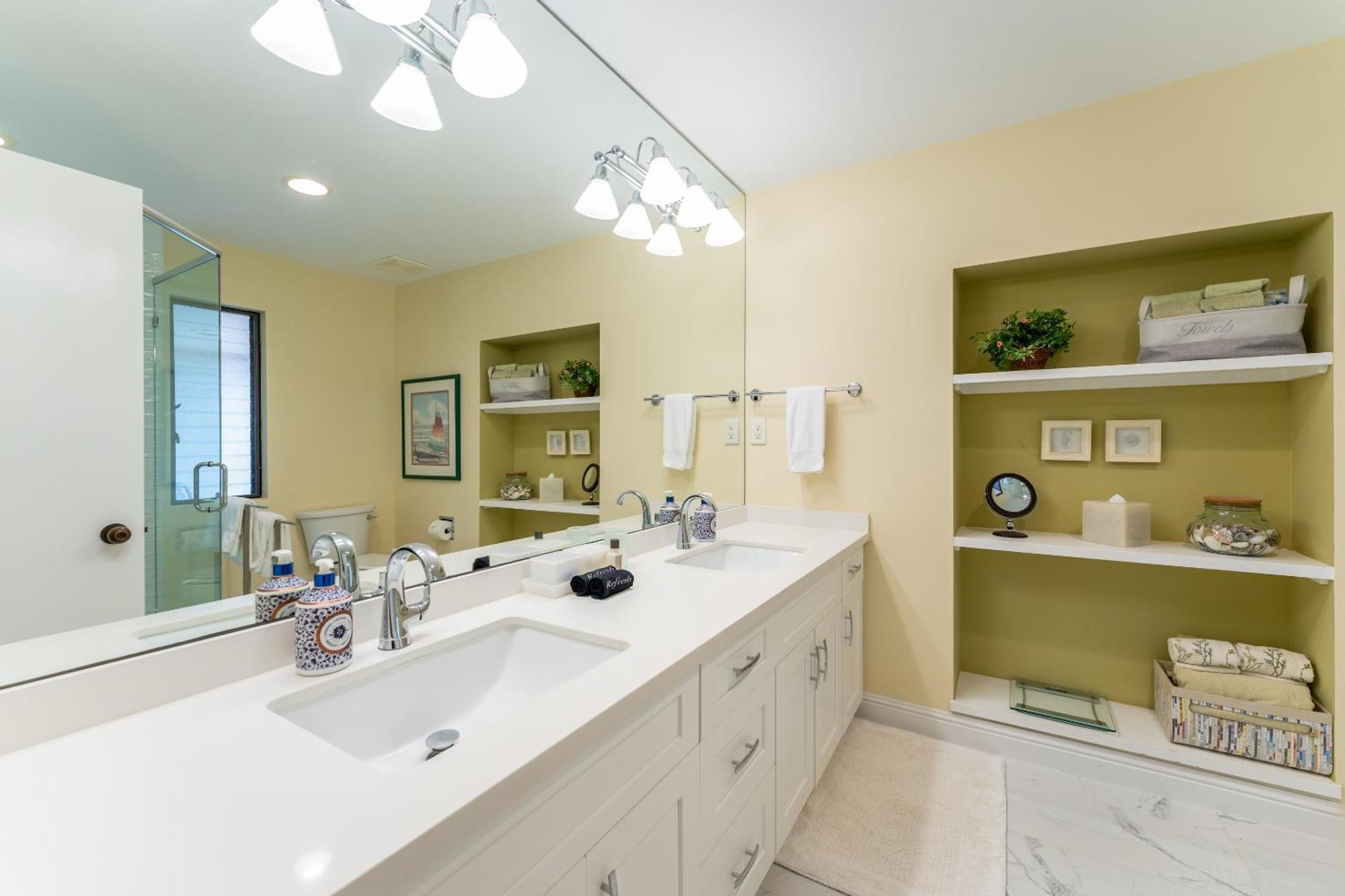 New Luxury, Family 2-2, Walk To Beach, Ocean View Lsv12