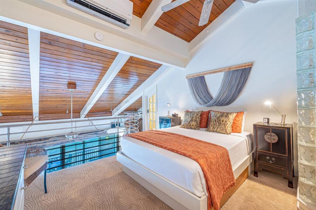 The Noniluna Two - Sleeps 9 Pack N Play Apartment *