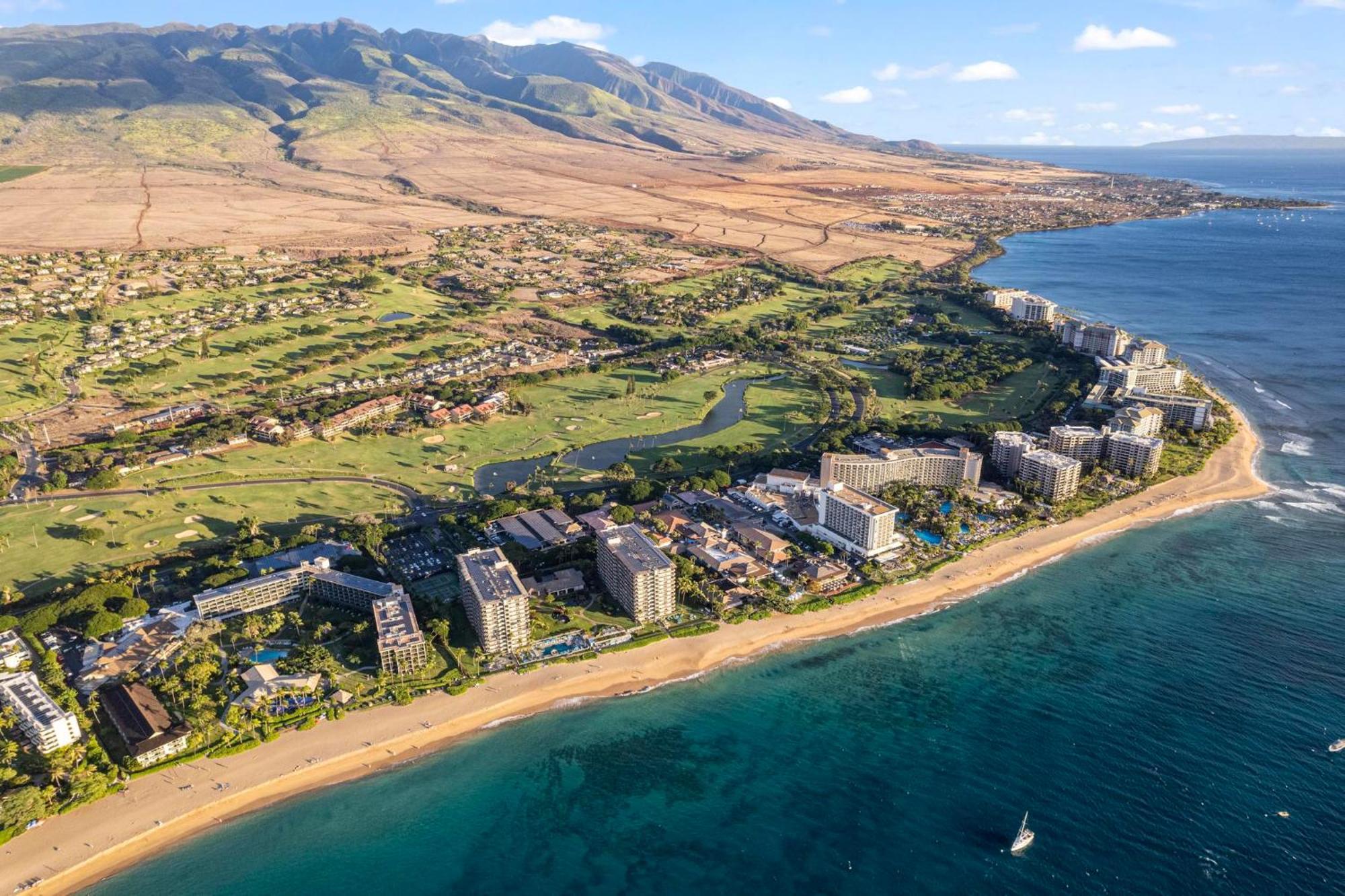 Ocean Bliss Awaits - Spacious Lanai - Outdoor Grill - Golf Course Views Holiday home