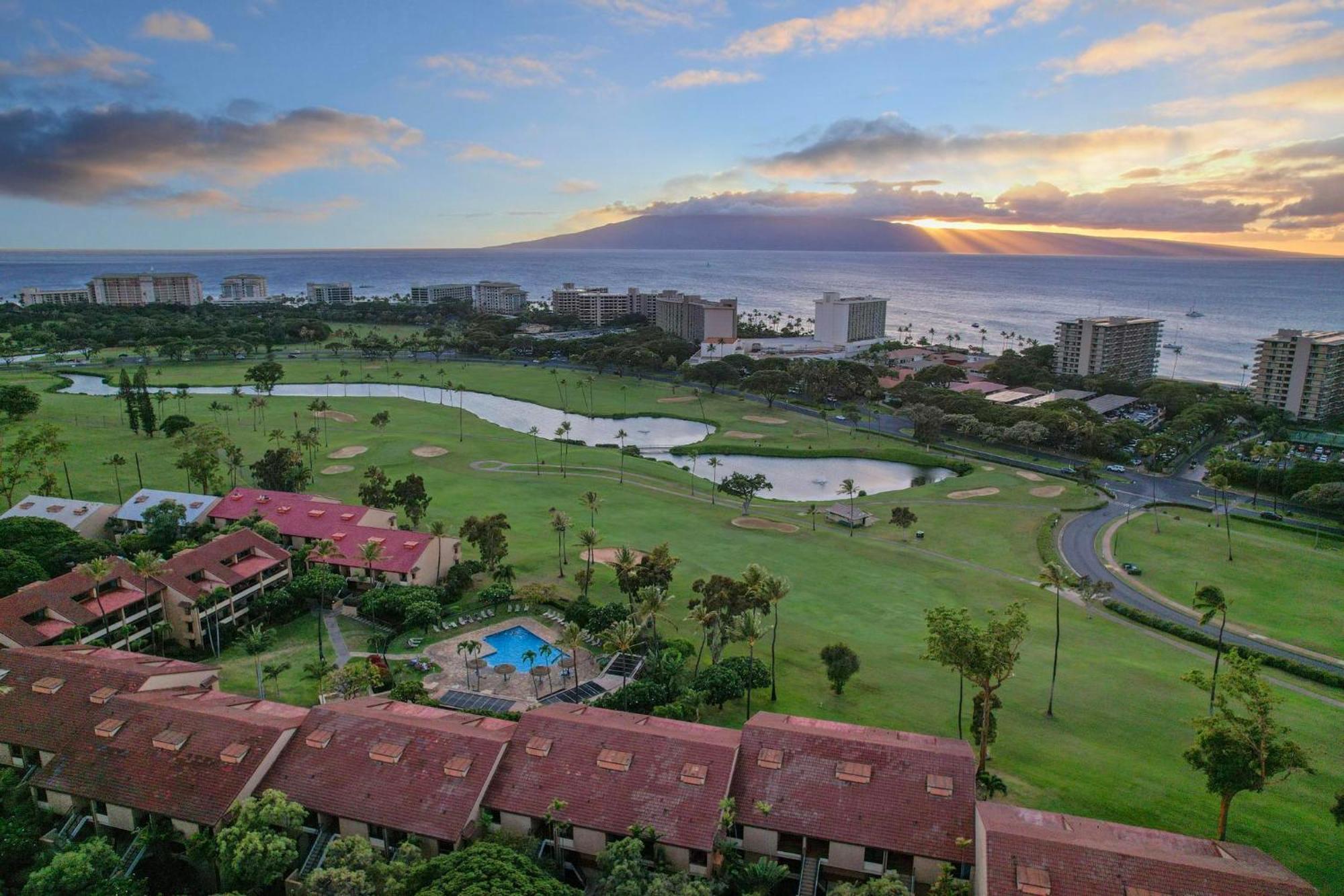 Ocean Bliss Awaits - Spacious Lanai - Outdoor Grill - Golf Course Views Holiday home Lahaina