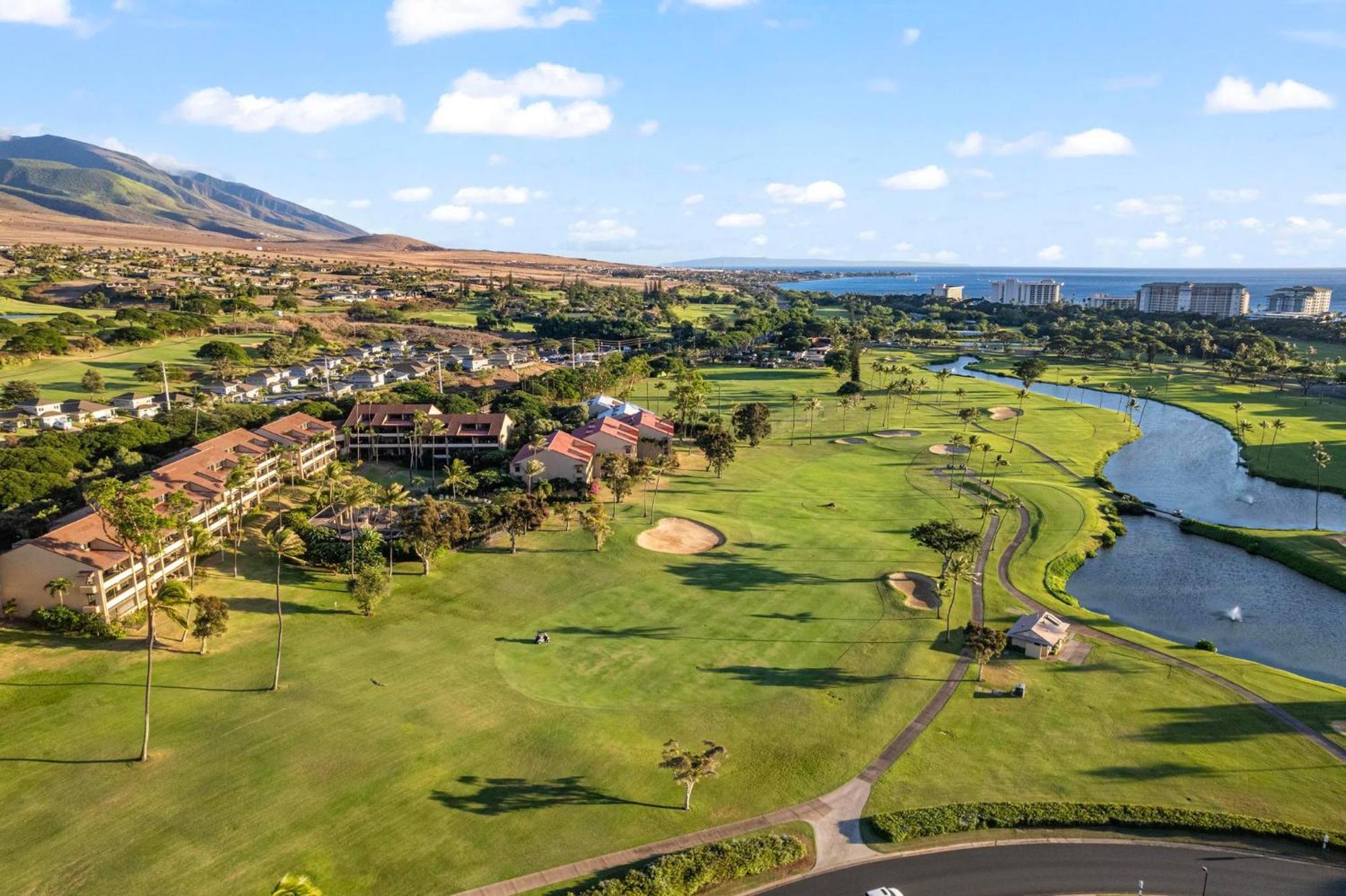 Ocean Bliss Awaits - Spacious Lanai - Outdoor Grill - Golf Course Views Holiday home