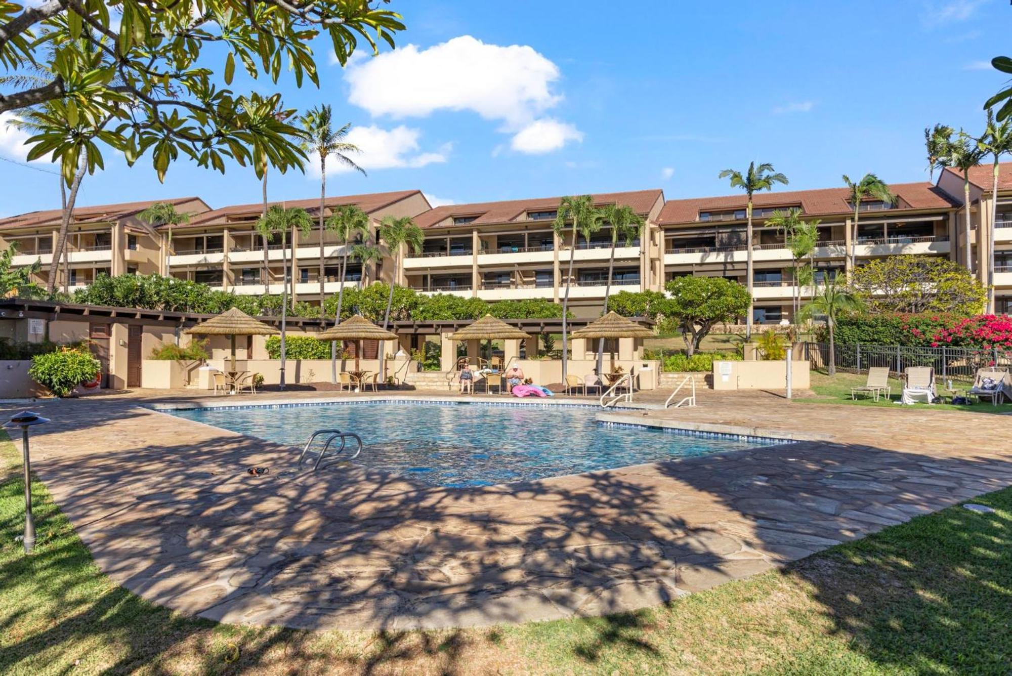 Ocean Bliss Awaits - Spacious Lanai - Outdoor Grill - Golf Course Views Holiday home Lahaina