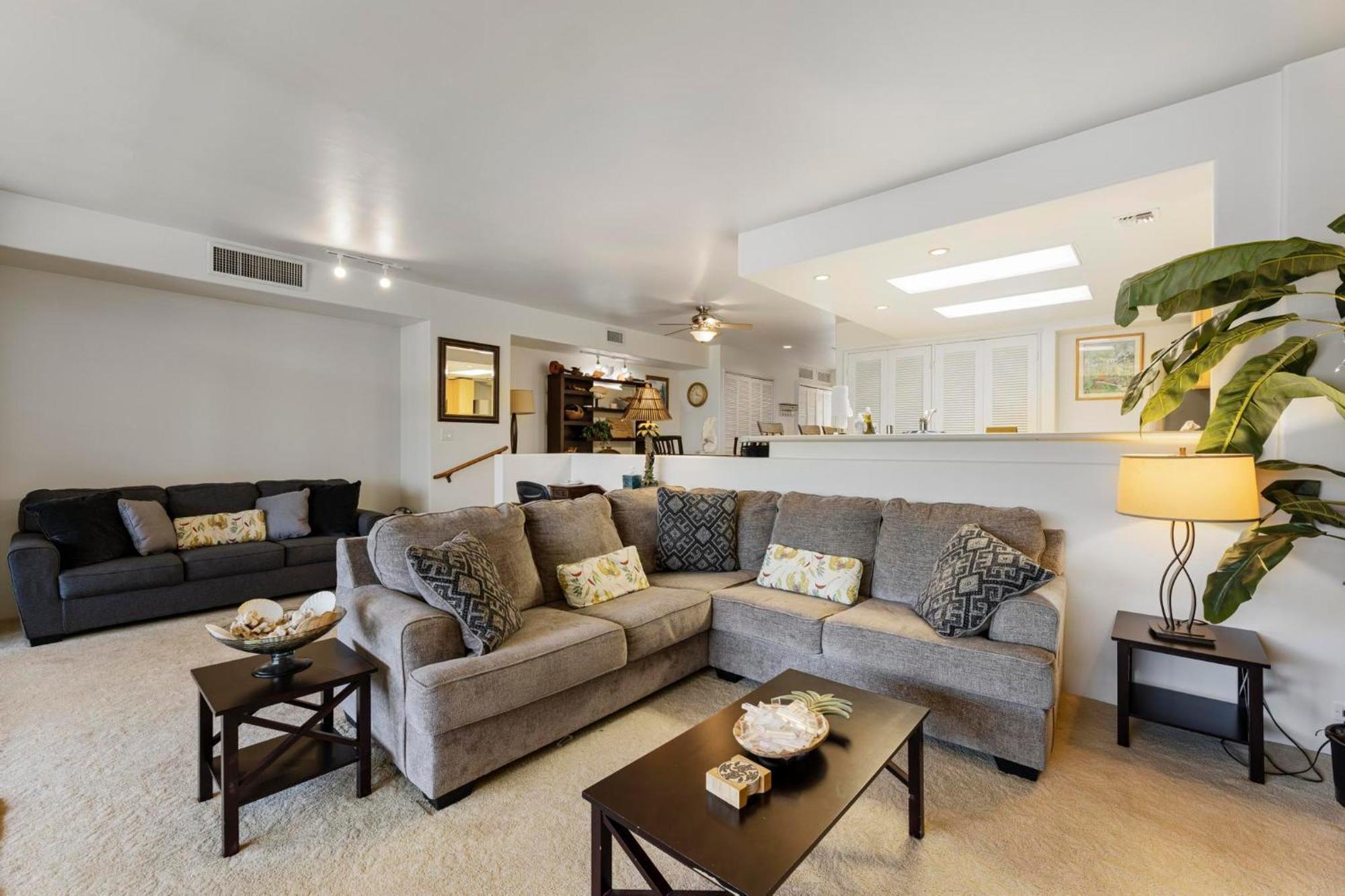 Ocean Bliss Awaits - Spacious Lanai - Outdoor Grill - Golf Course Views Holiday home Lahaina