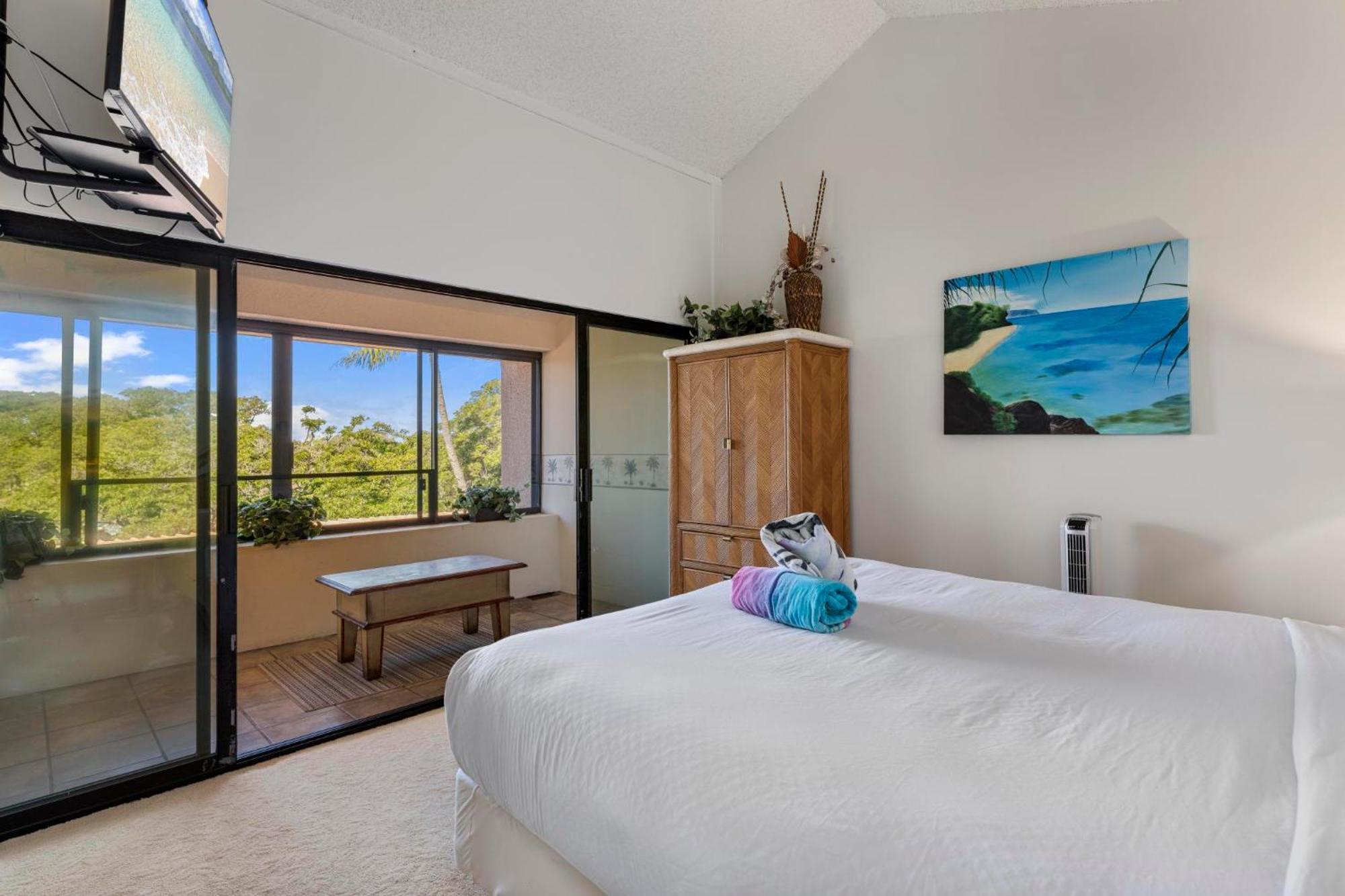 Ocean Bliss Awaits - Spacious Lanai - Outdoor Grill - Golf Course Views *