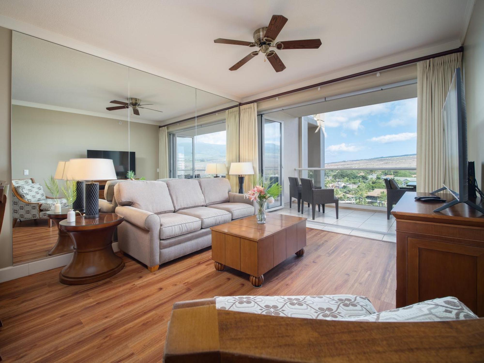 Ninth-floor Mountain View And Expansive Lanai At Honua Kai *