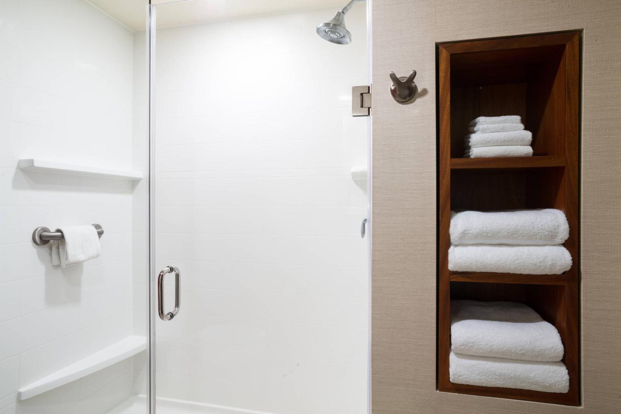 Courtyard By Marriott Maui Airport Hotel Kahului