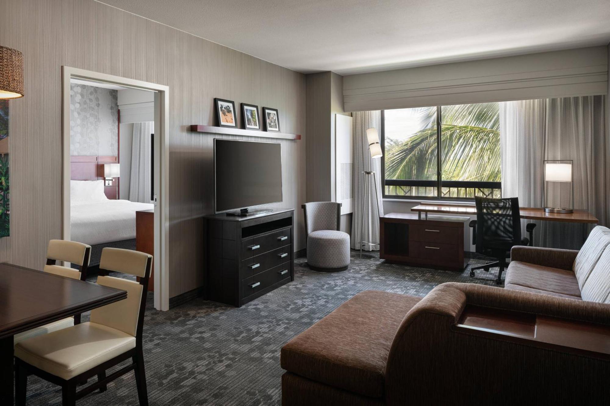 Courtyard By Marriott Maui Airport Hotel 3*