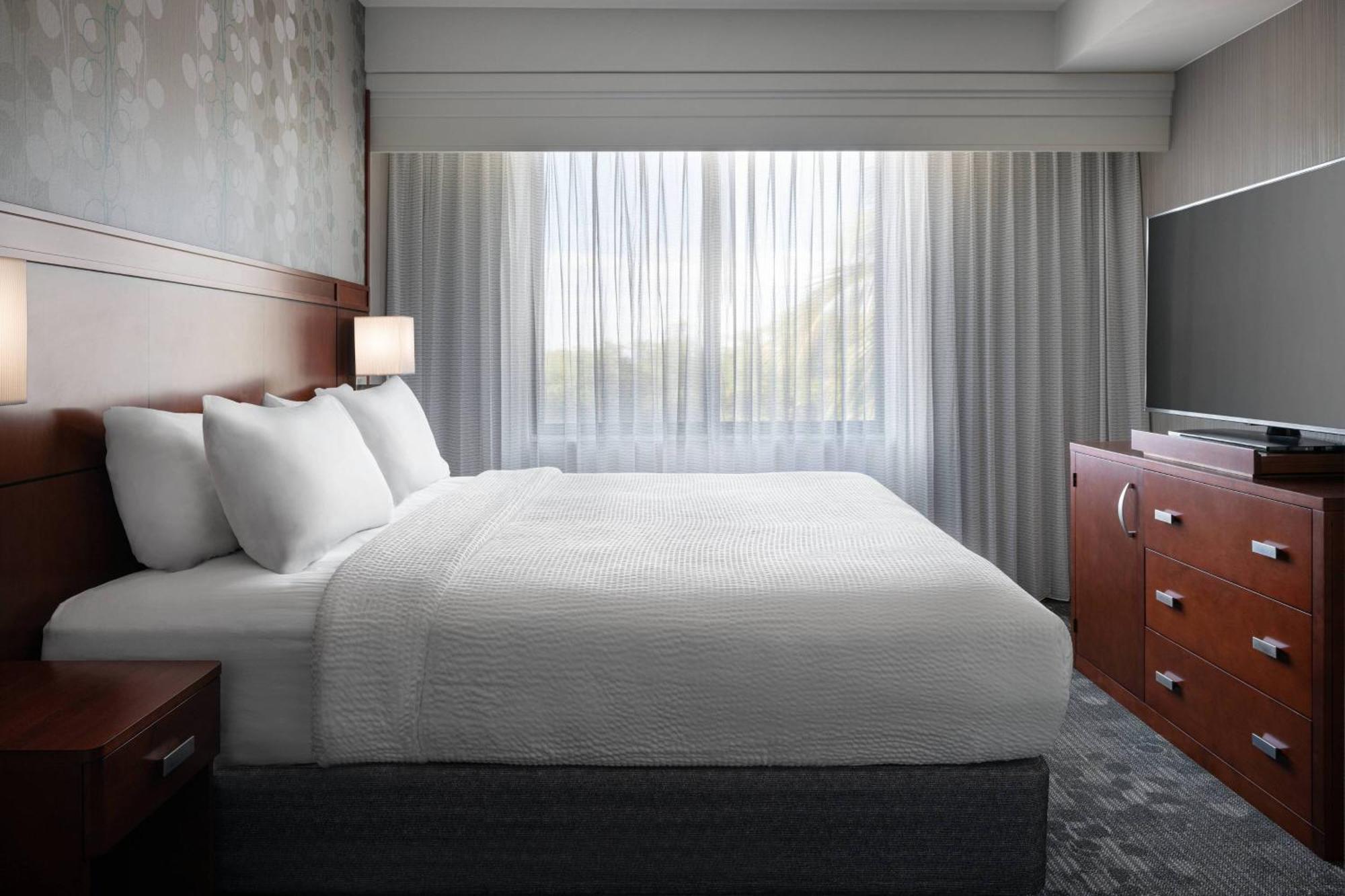 Courtyard By Marriott Maui Airport