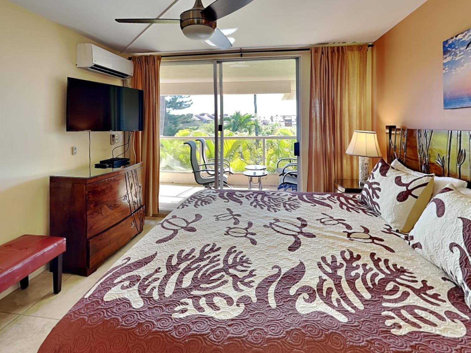 Maui Banyan T-305