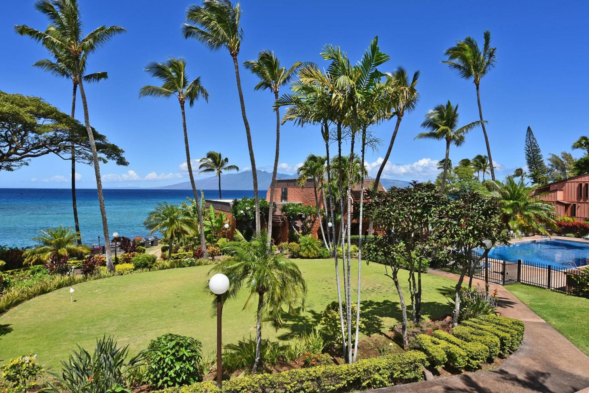 Apartment Oceanfront Kuleana Special!!!