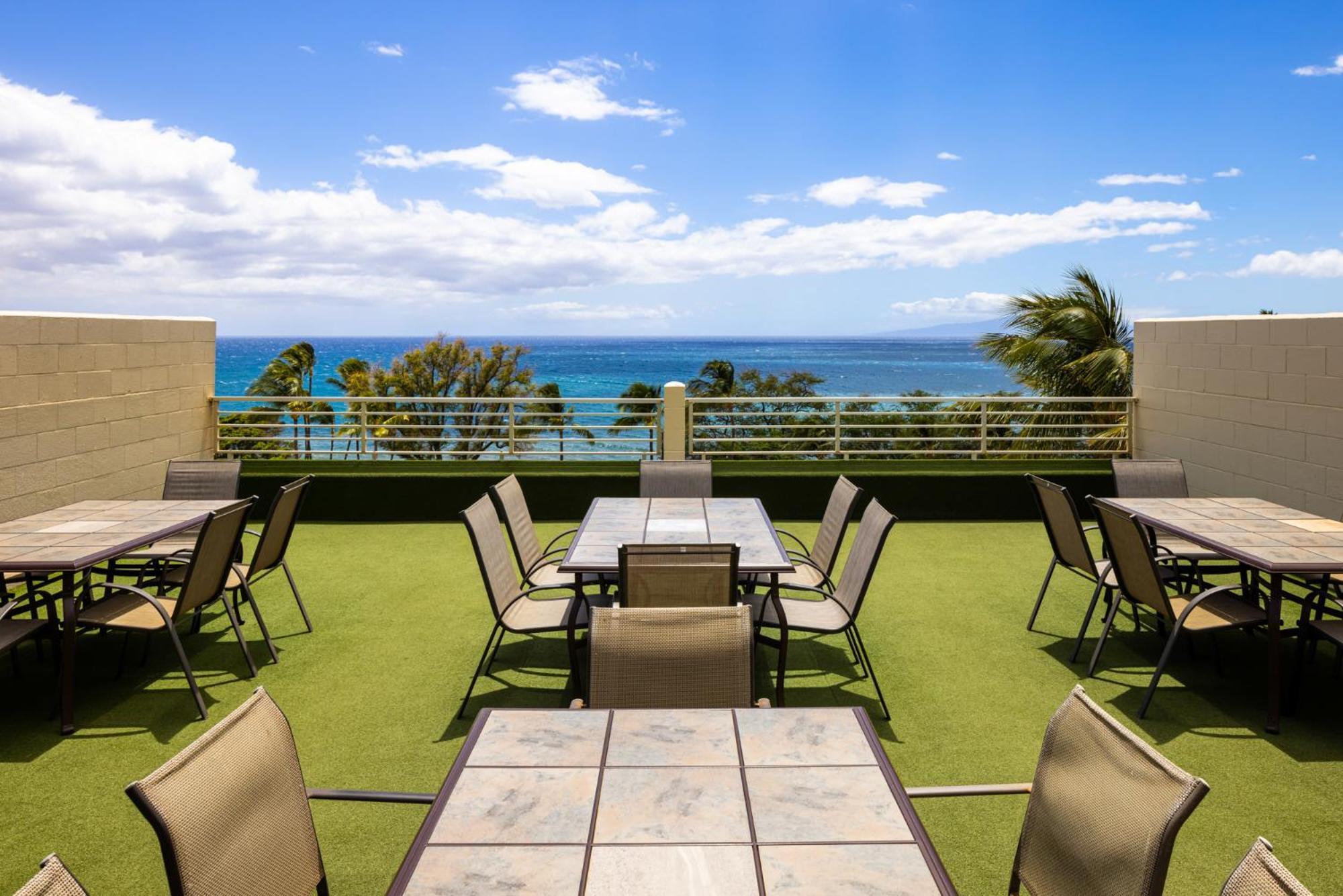 Stunning Ocean View 2 Bedroom Steps From * Kihei