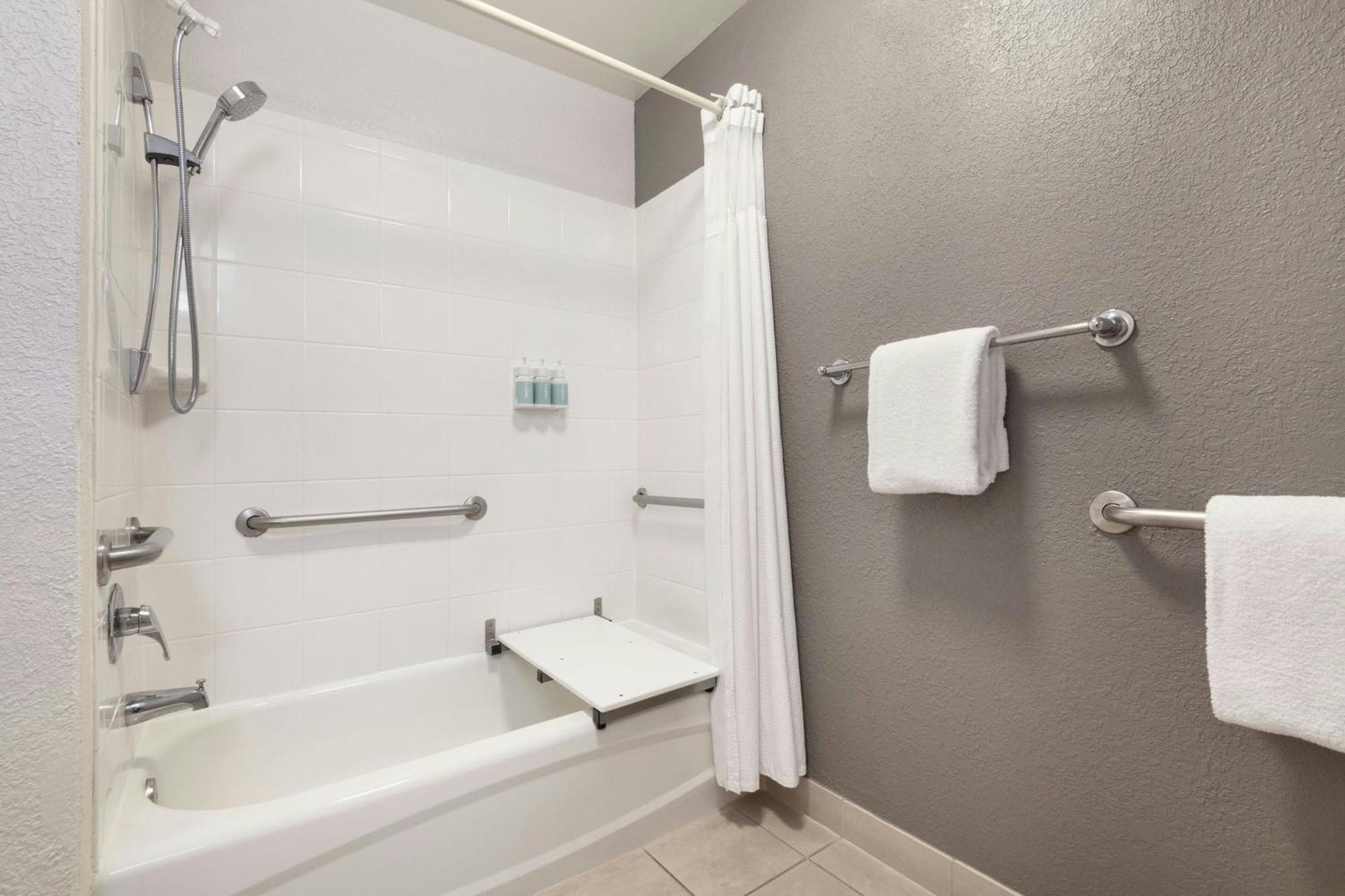 Courtyard By Marriott Maui Airport Hotel Kahului