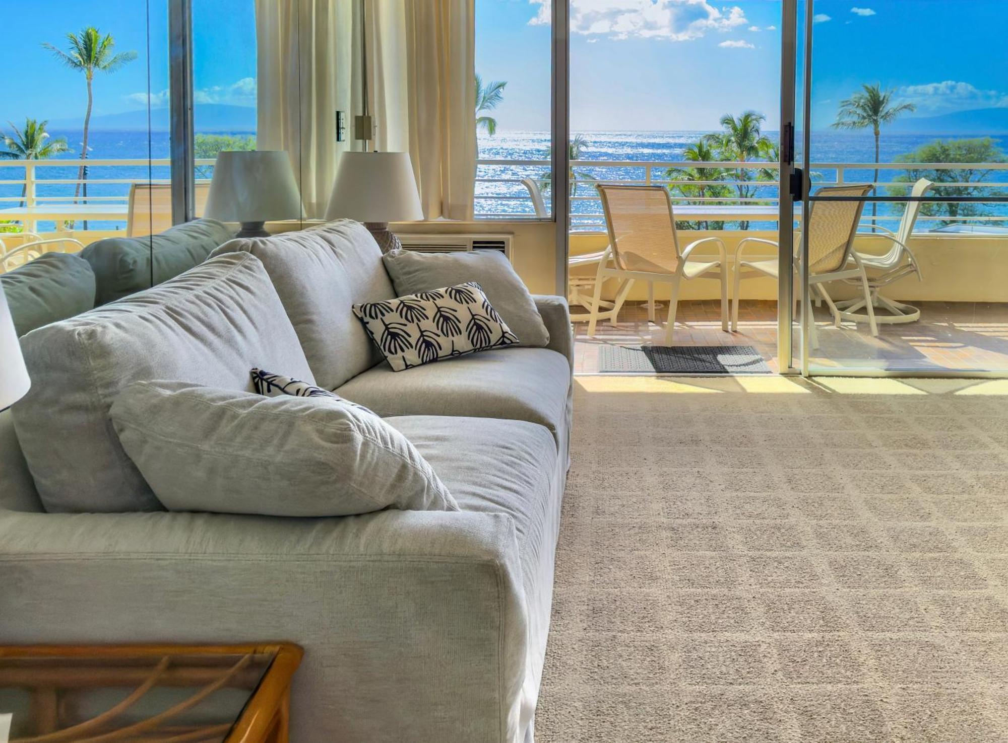 Stunning Ocean View 2 Bedroom Steps From * Kihei