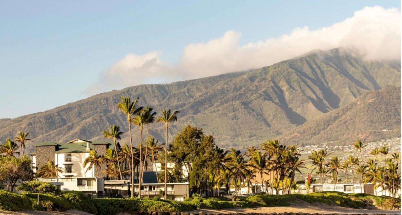Hampton & Maui North Shore Hotel 3*