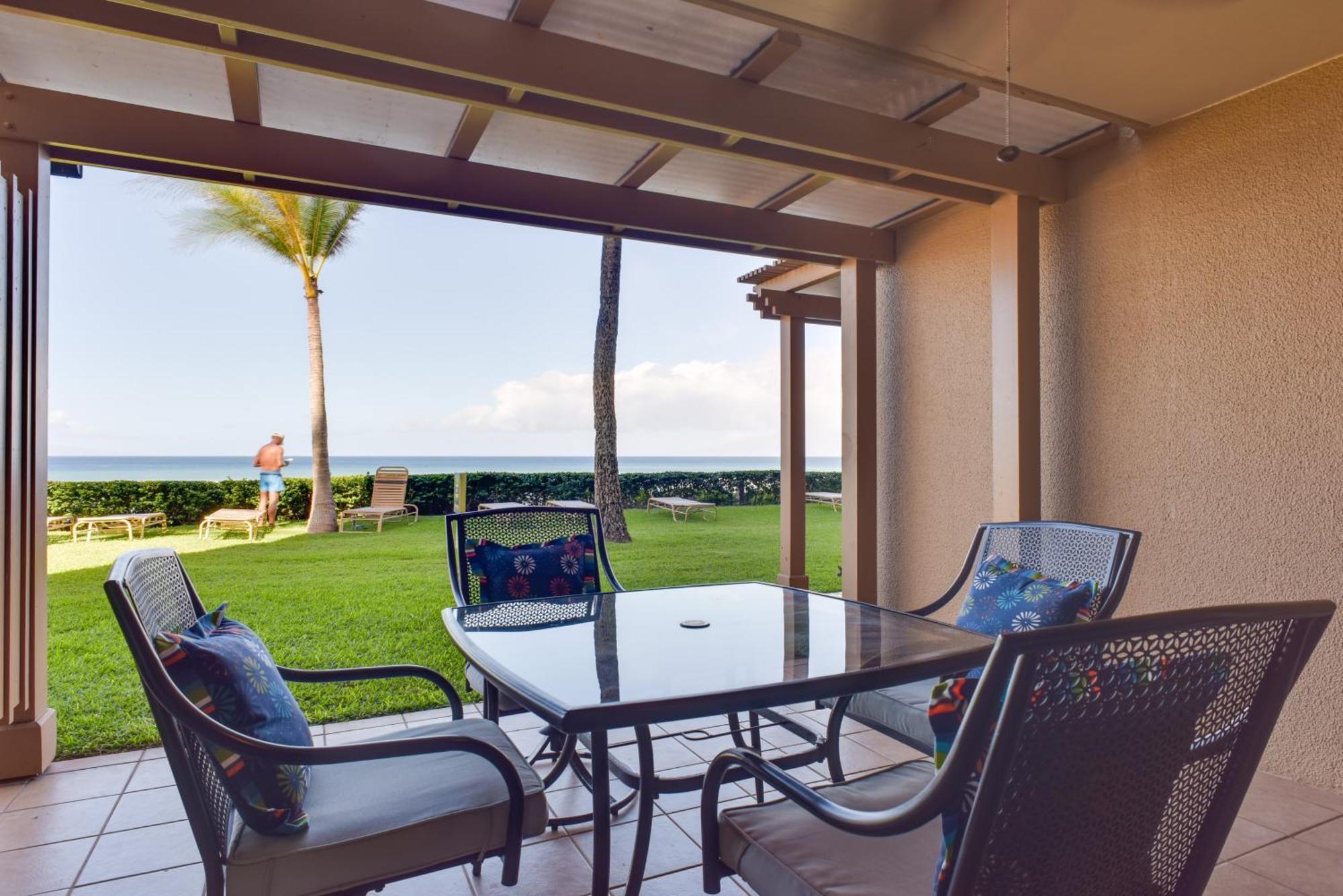 Lahaina With Patio, Ocean Views And Pool Access! * Kahana