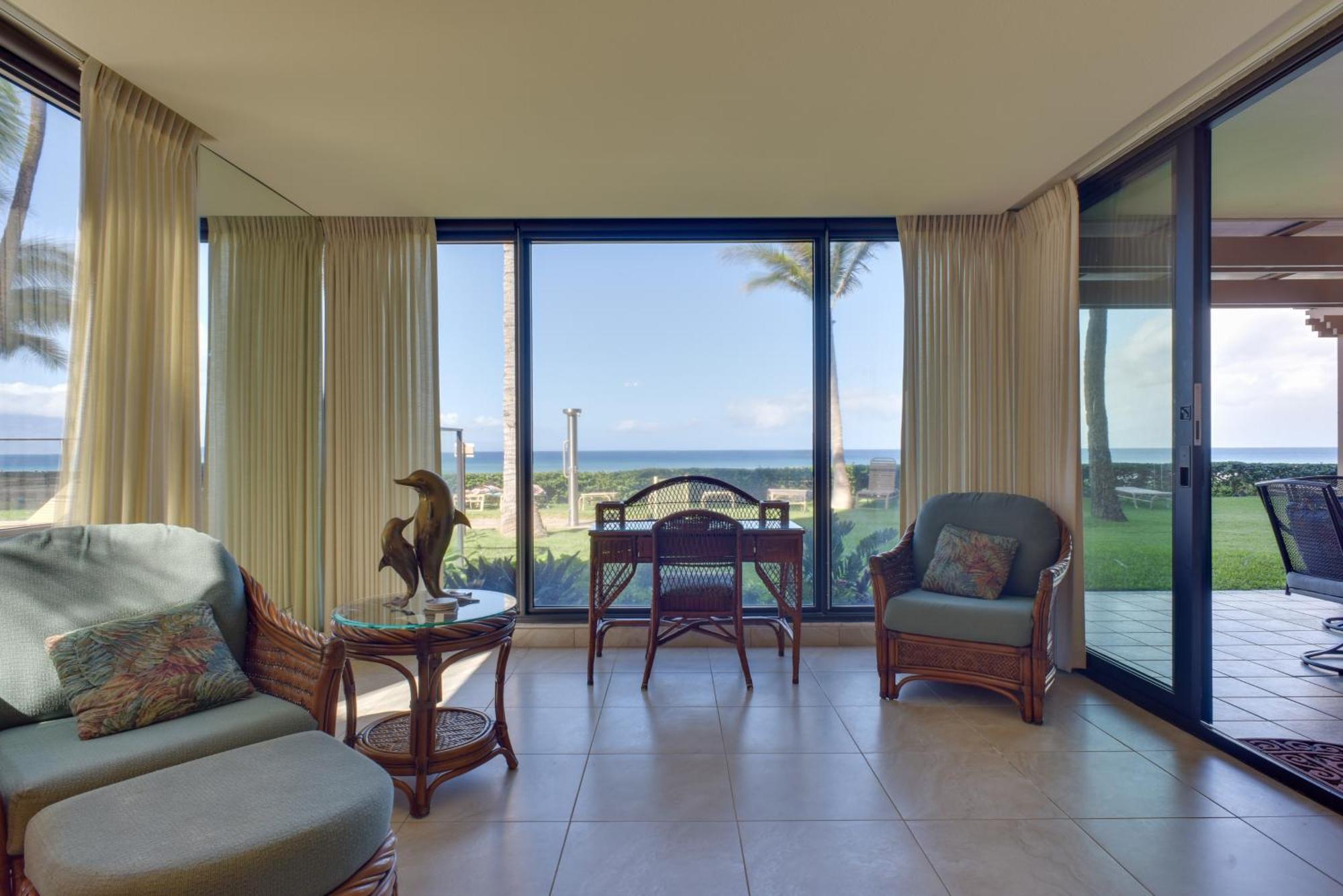 Lahaina With Patio, Ocean Views And Pool Access! *