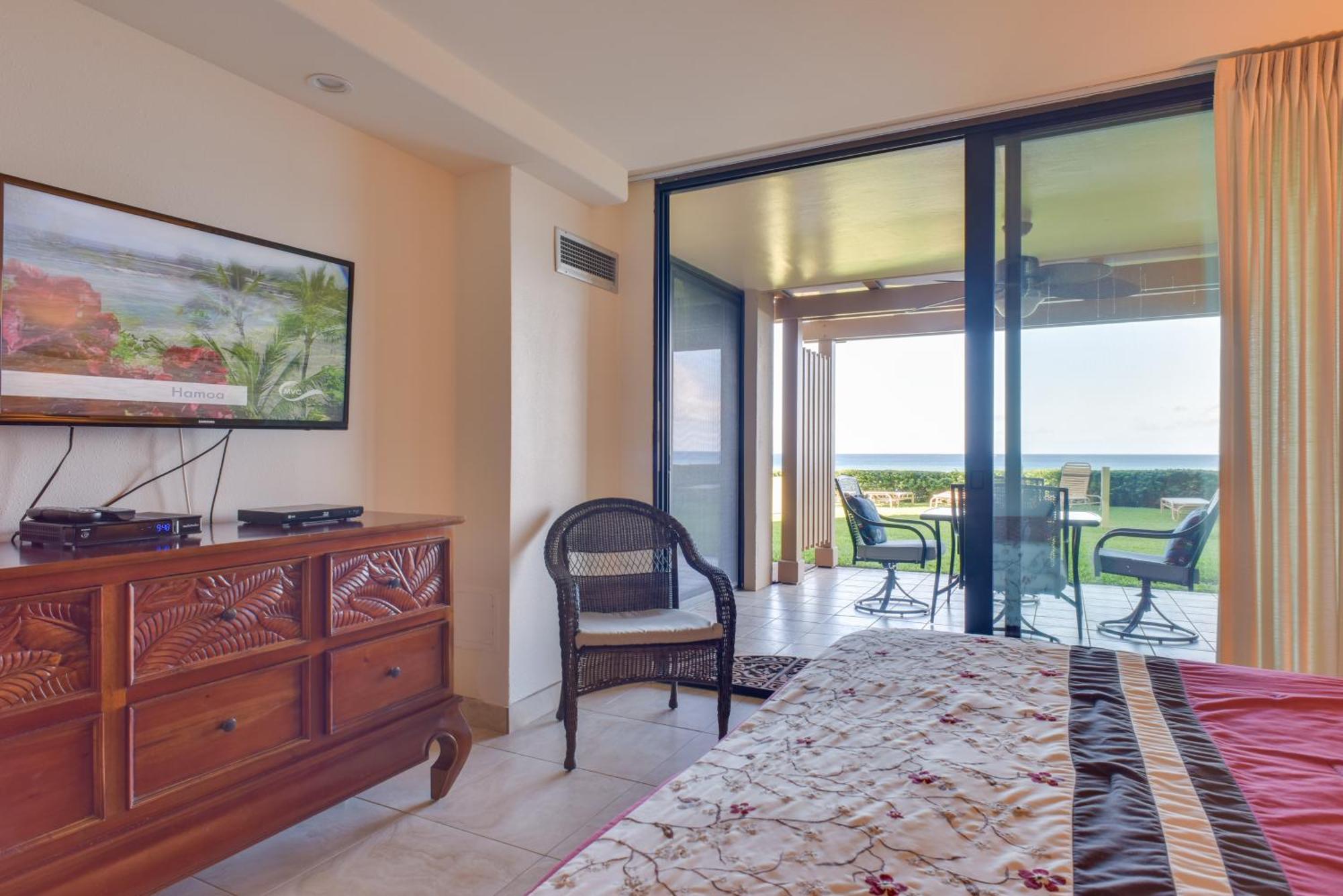 Lahaina With Patio, Ocean Views And Pool Access! Kahana