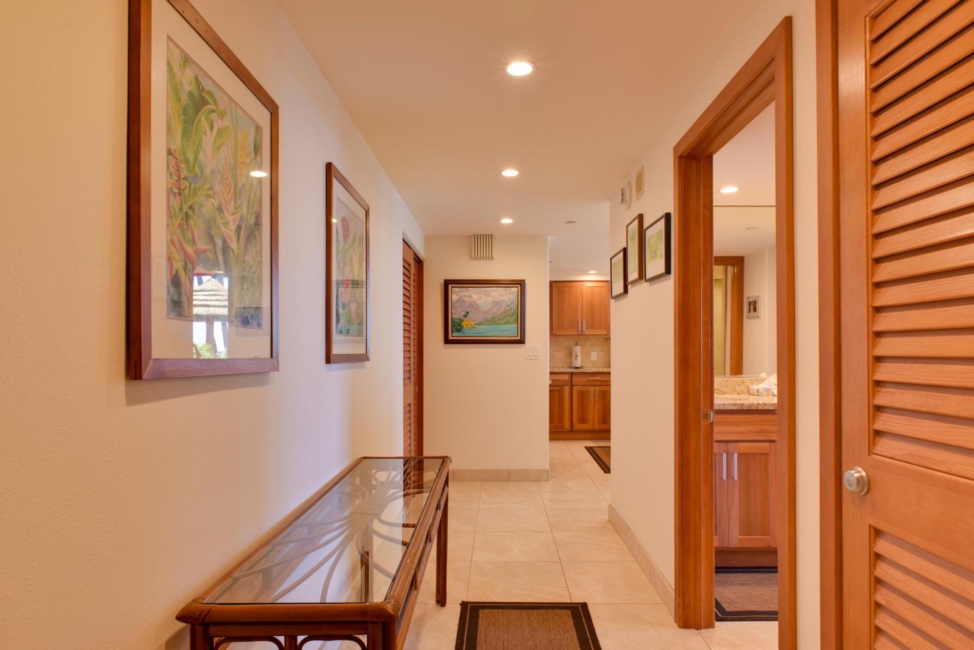 Lahaina With Patio, Ocean Views And Pool Access! Apartment