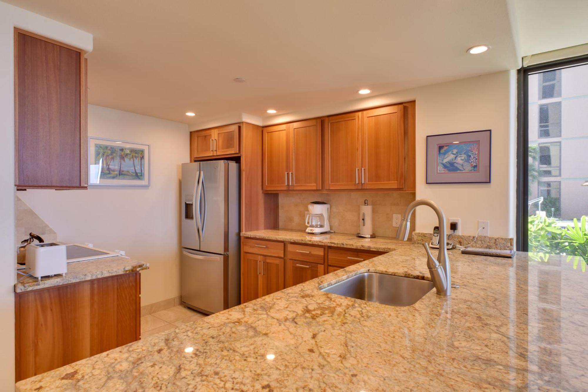 Lahaina With Patio, Ocean Views And Pool Access! * Kahana