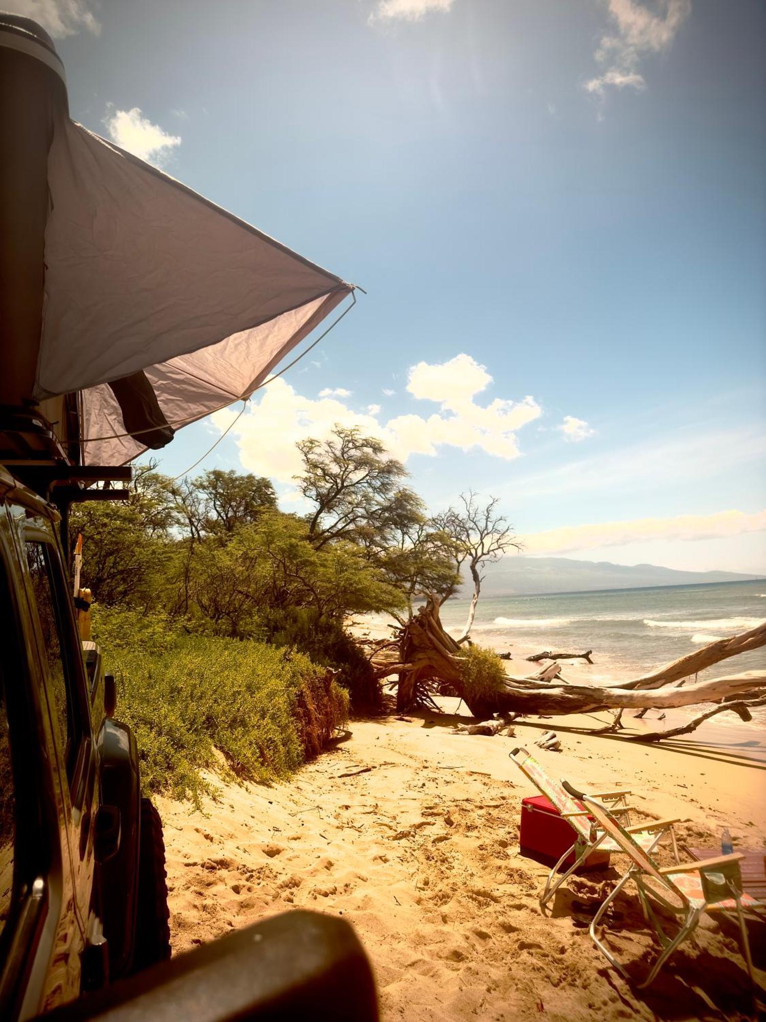 Luxury tent Embark On A Journey Through Maui With Aloha Glamp's Jeep And Rooftop Tent Allows To Discover Diverse Campgrounds, Unveiling The Island's Beauty From Unique Perspectives Each Day Paia