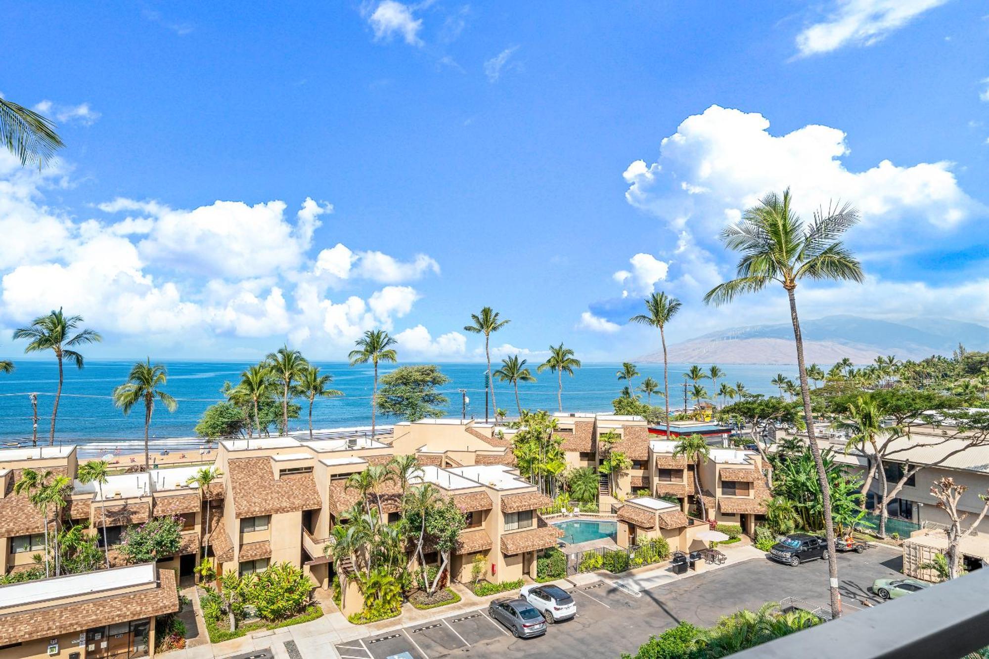 Stunning Ocean View 2 Bedroom Steps From Holiday home *