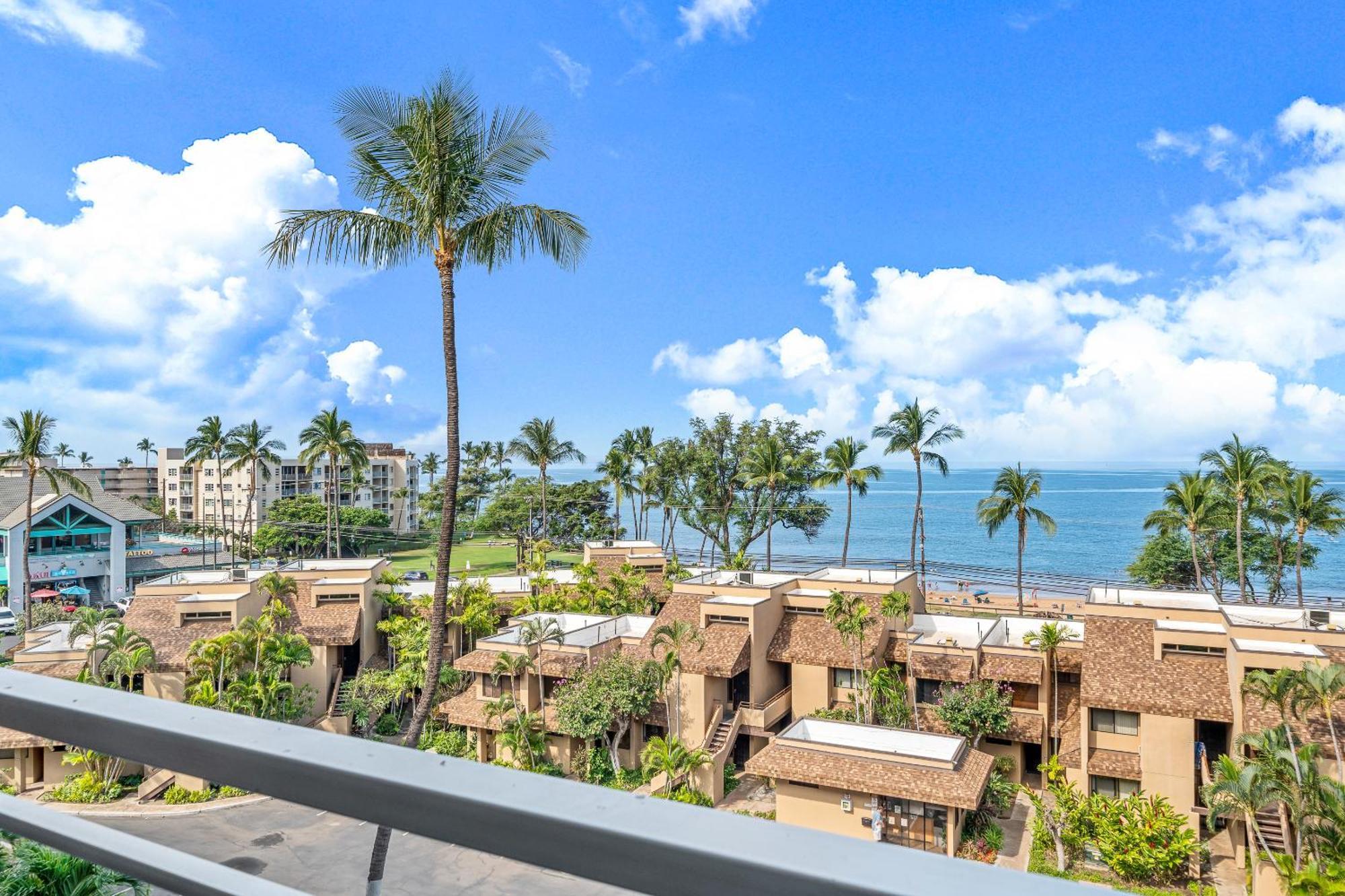 Stunning Ocean View 2 Bedroom Steps From Holiday home