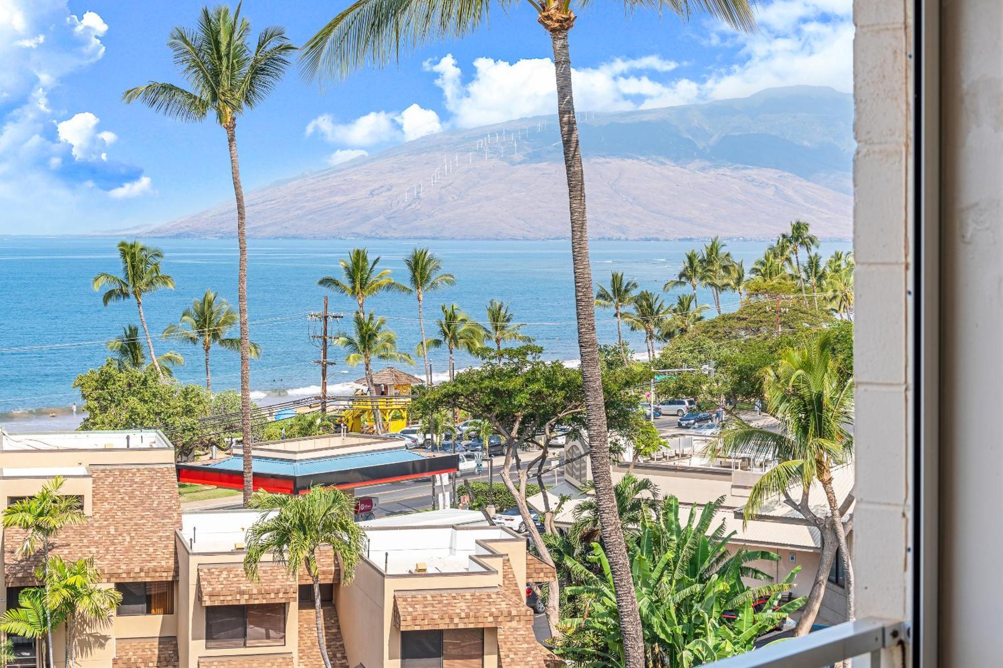 Stunning Ocean View 2 Bedroom Steps From Kihei