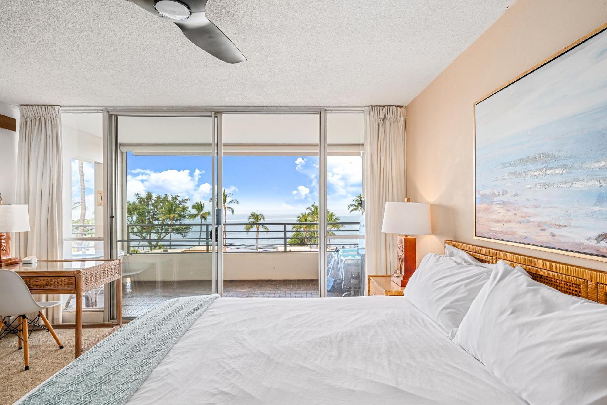 Stunning Ocean View 2 Bedroom Steps From Holiday home *