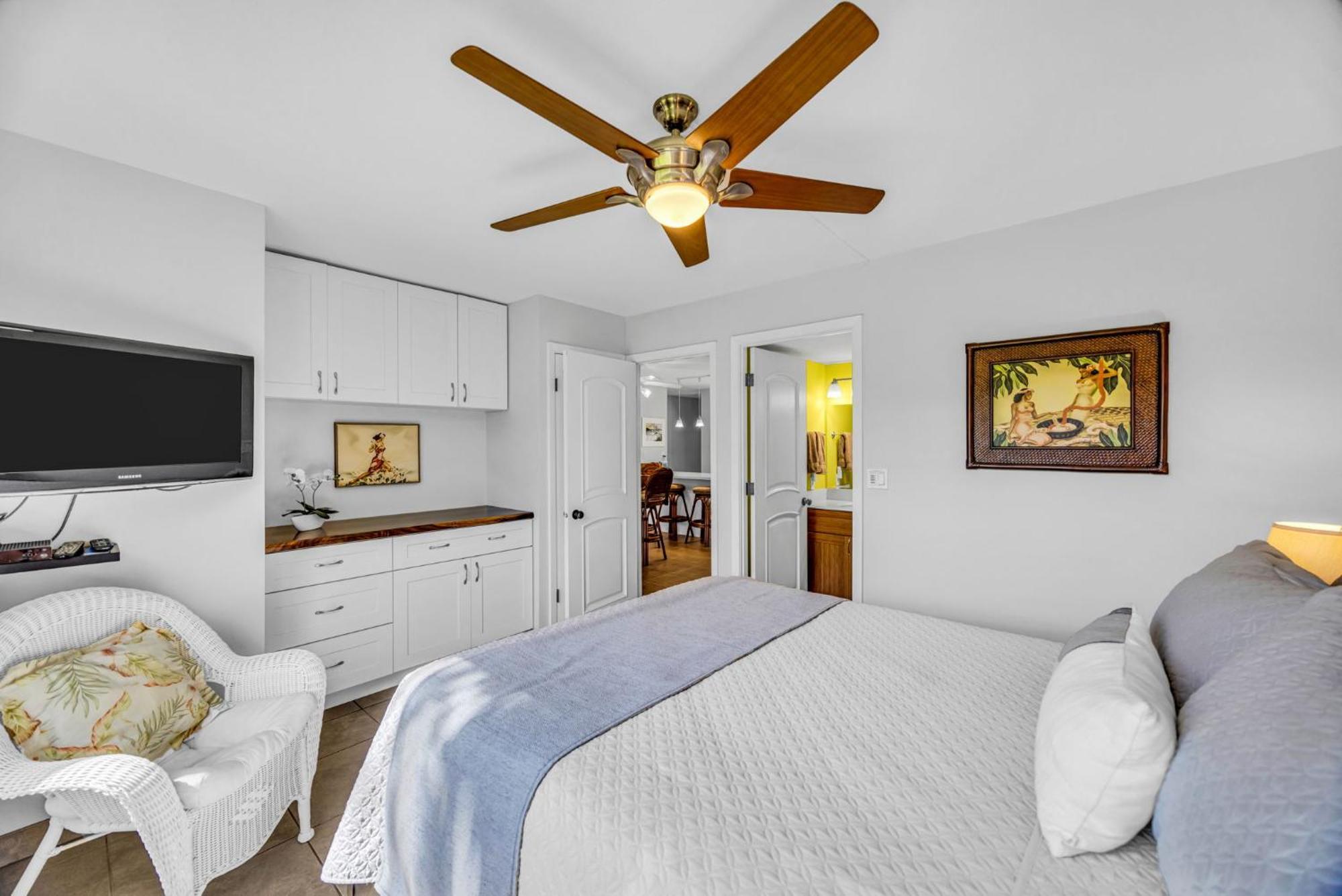 Apartment Ground Floor Garden View Unit With Great Amenities *