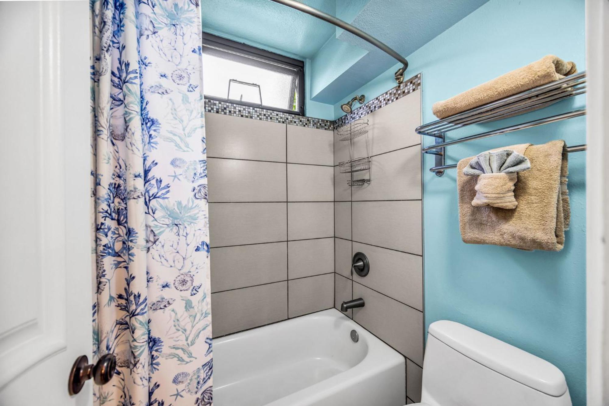 Apartment Ground Floor Garden View Unit With Great Amenities