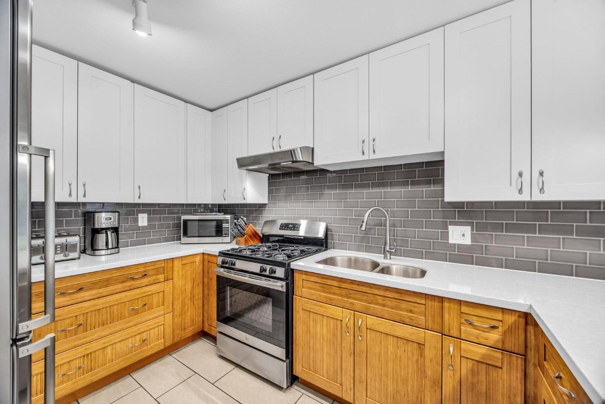 Ground Floor Garden View Unit With Great Amenities Apartment *