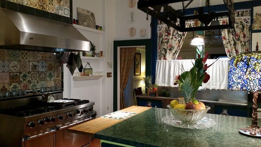 Bed & Breakfast Haiku Inn 3*