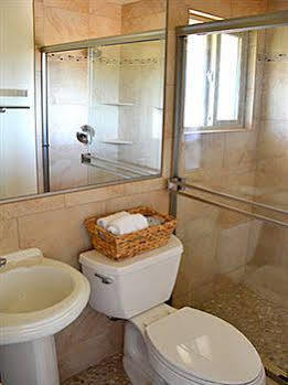 Lokelani 3*