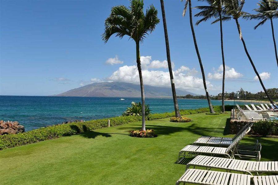 Royal Mauian, #302 Holiday home *