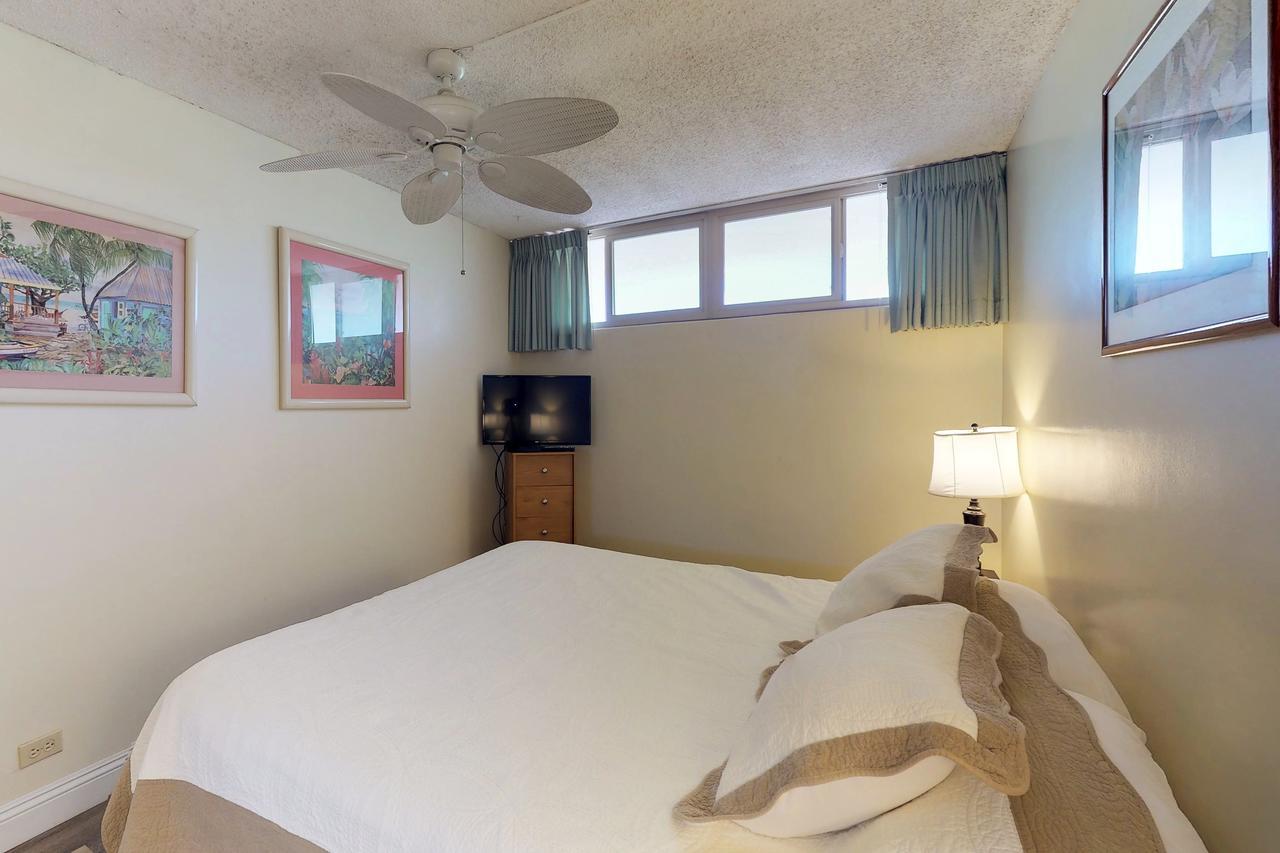 Reef Oceanfront Apartment *