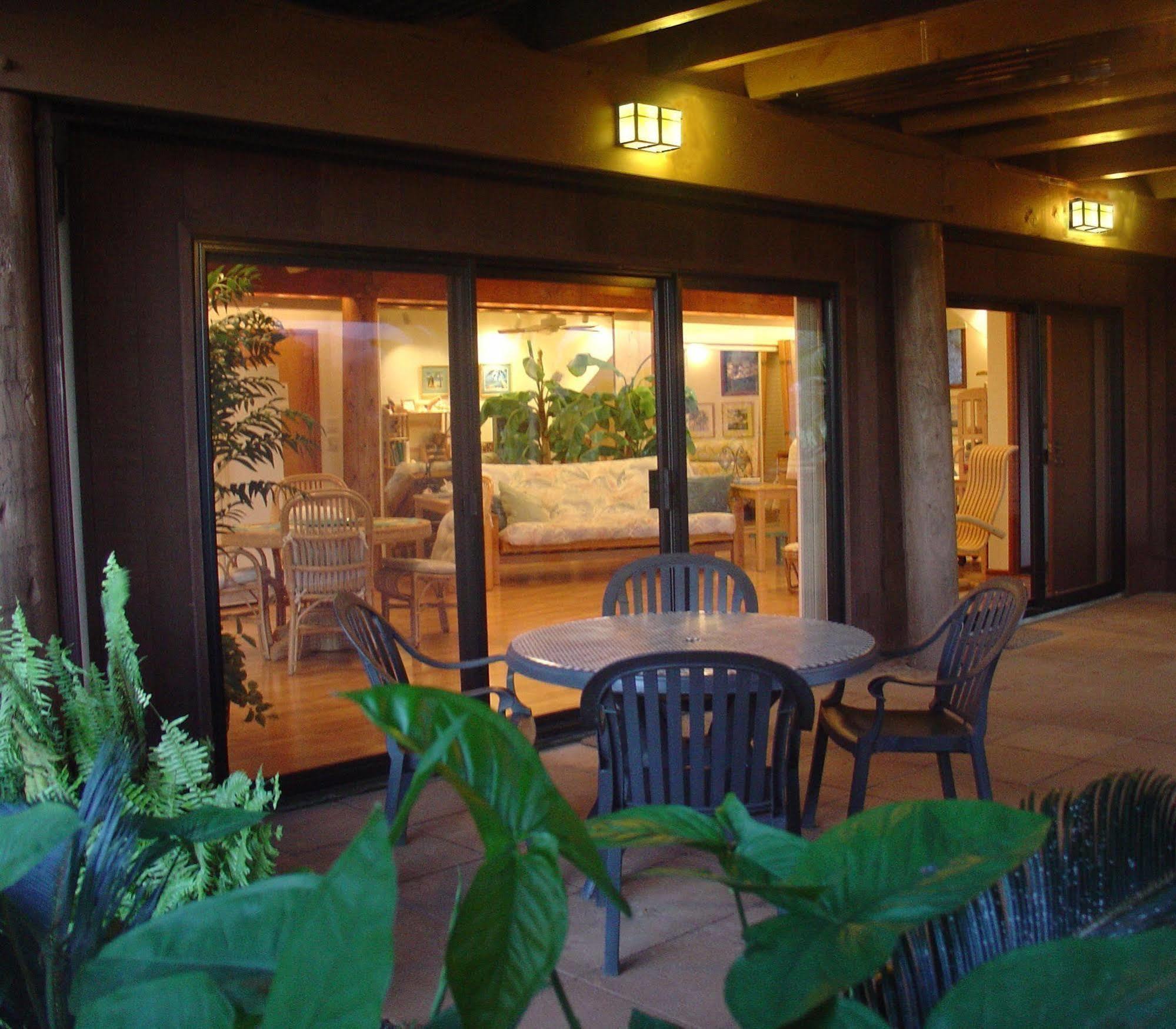 Adventure In Paradise Bed & Breakfast