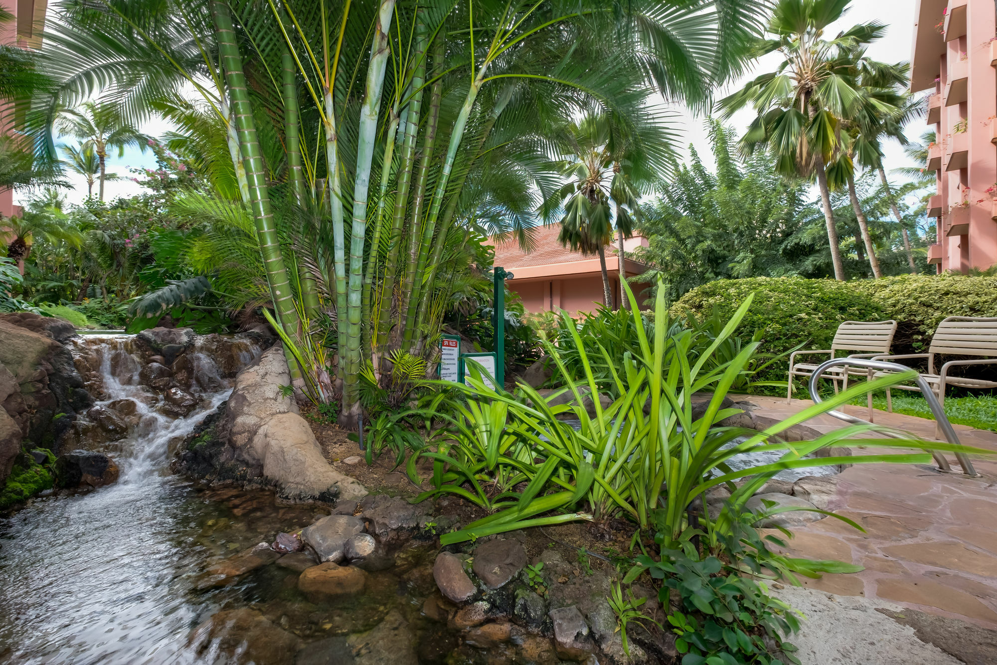 Kahana Falls Resort 3*
