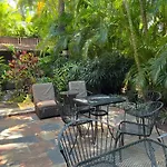 Maui What A Wonderful World Bed & Breakfast