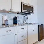 Unit 8 Maui Ohana Modern Studio