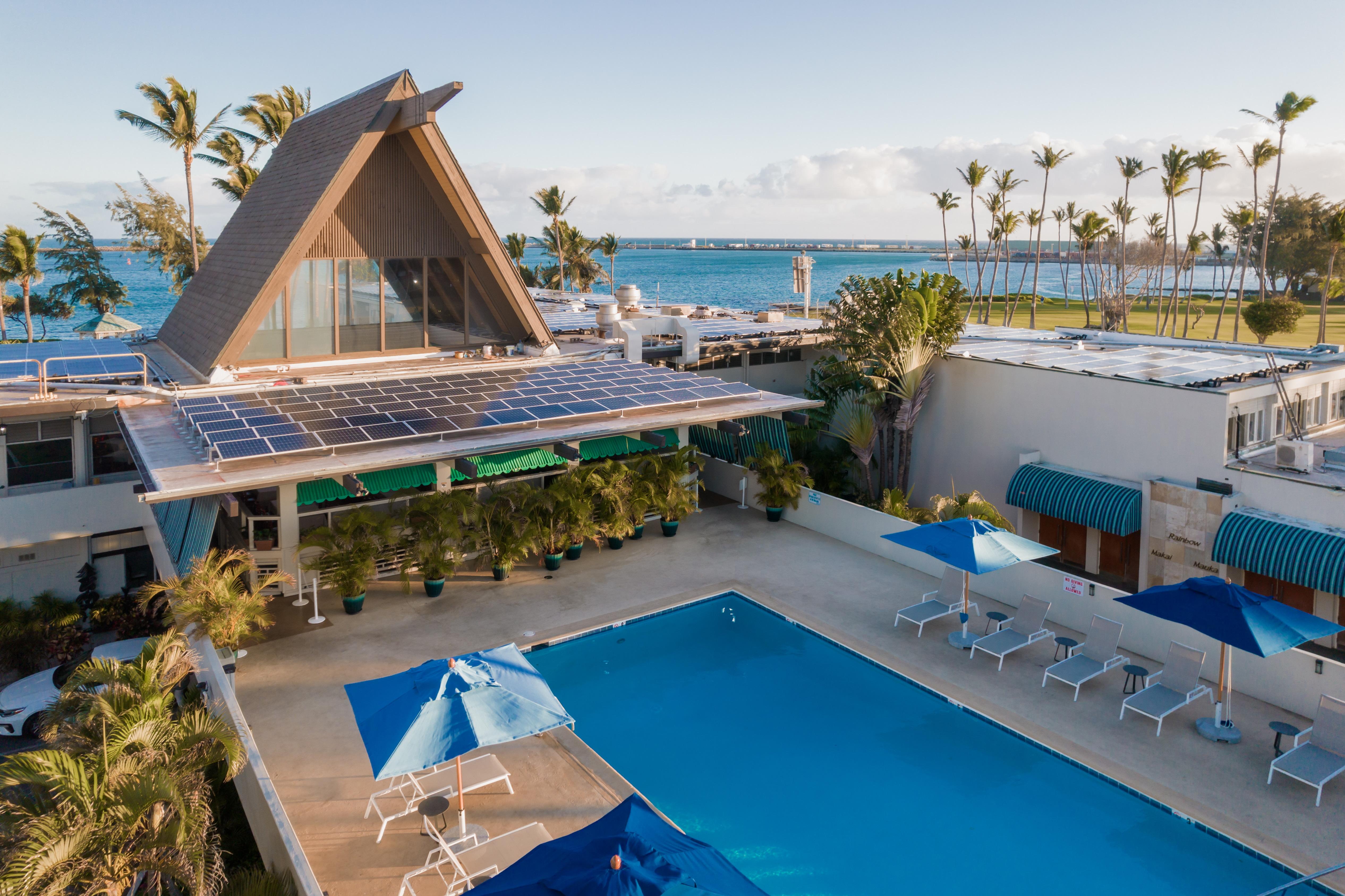 Hotel Maui 3*
