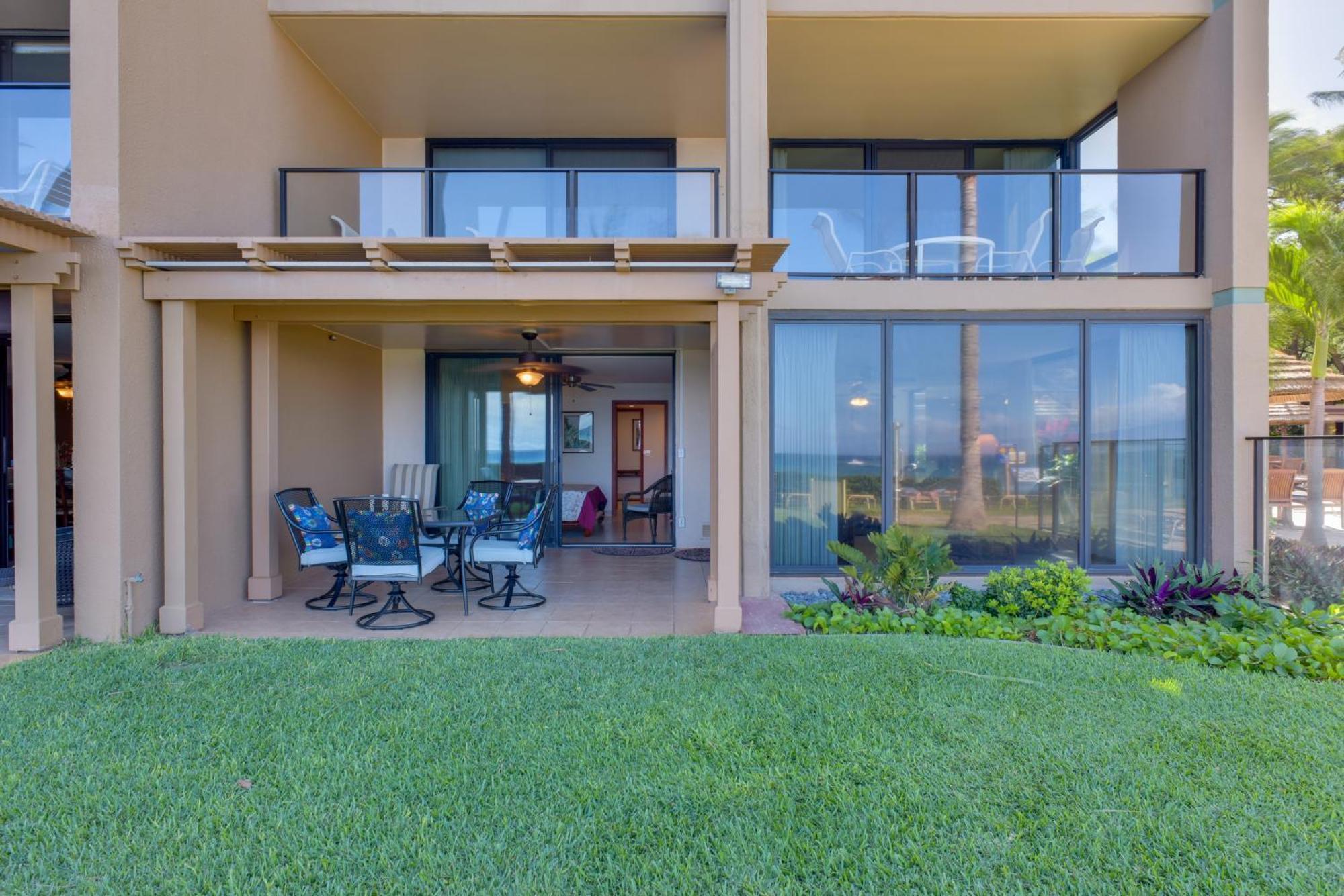 Lahaina With Patio, Ocean Views And Pool Access! Kahana