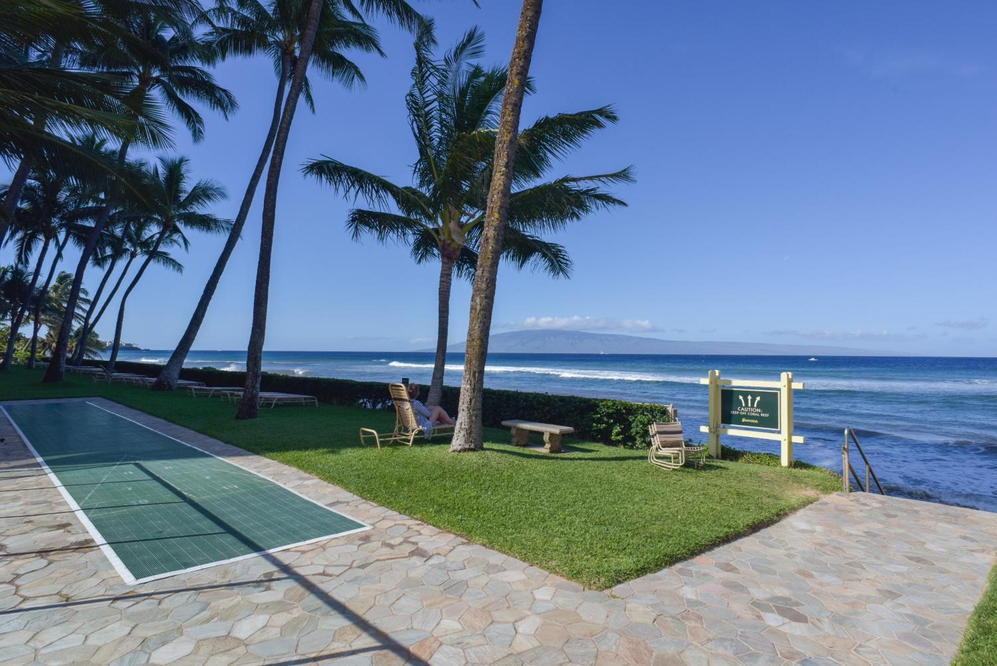 Lahaina With Patio, Ocean Views And Pool Access! Apartment