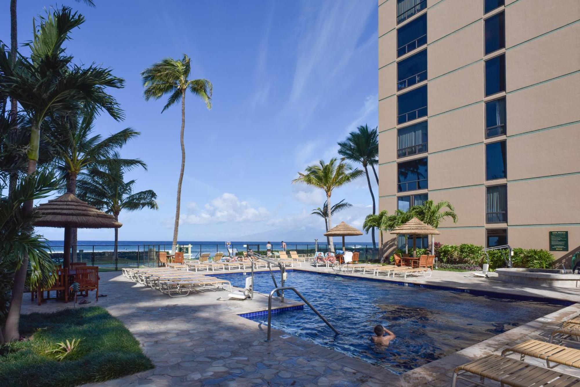 Lahaina With Patio, Ocean Views And Pool Access! *