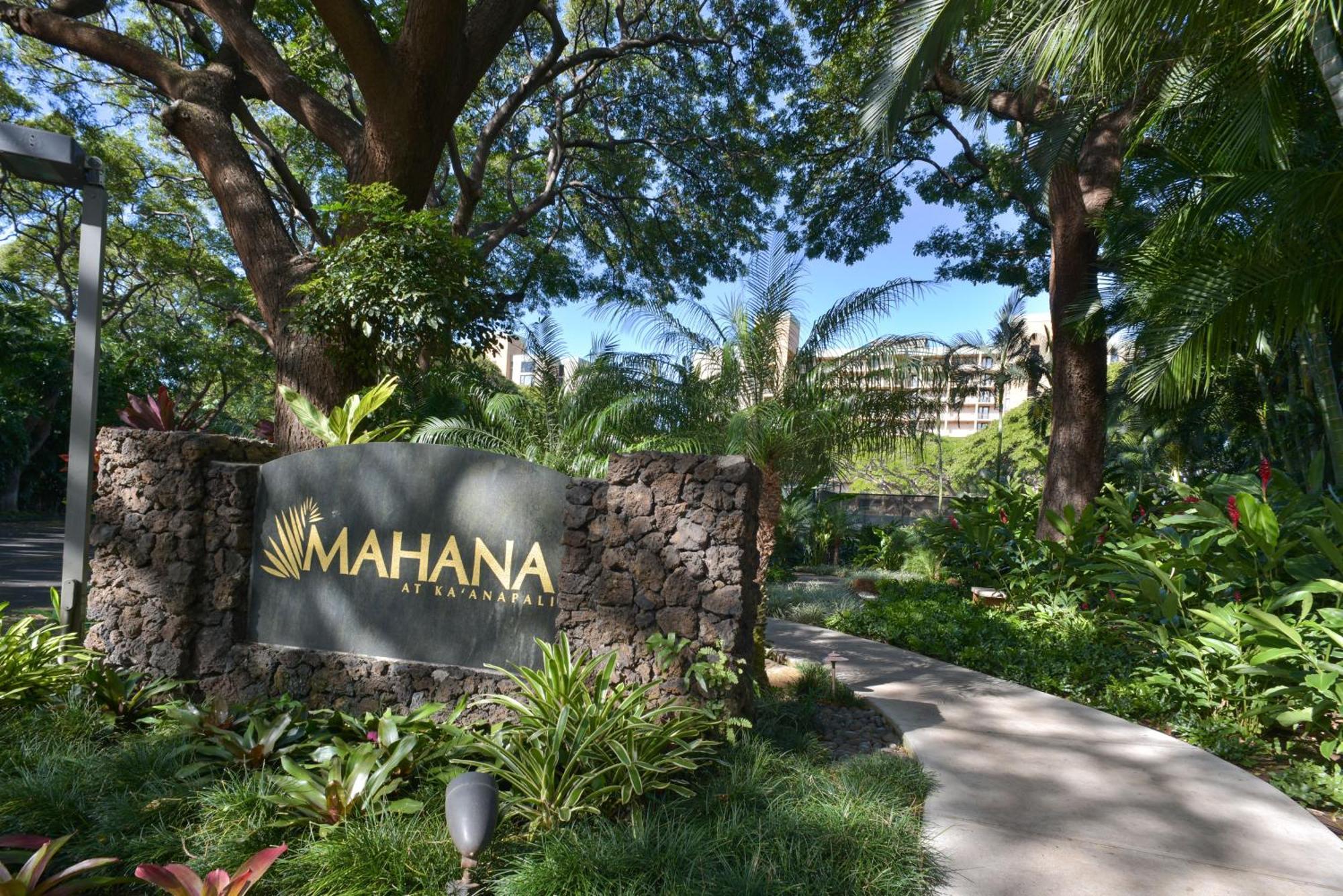 Lahaina With Patio, Ocean Views And Pool Access! Kahana