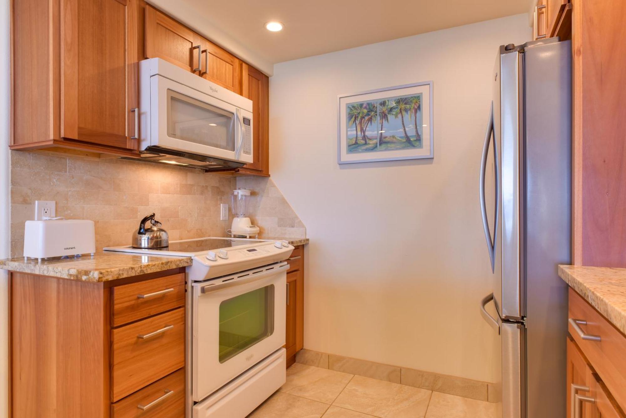Lahaina With Patio, Ocean Views And Pool Access! Apartment *