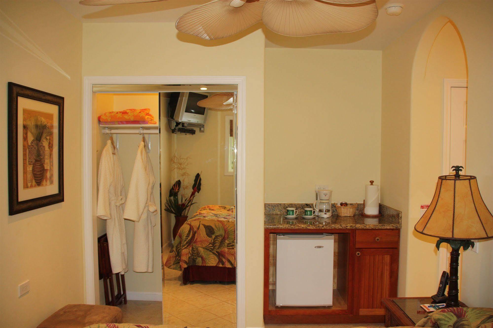 Maui House Bed & Breakfast Kahana